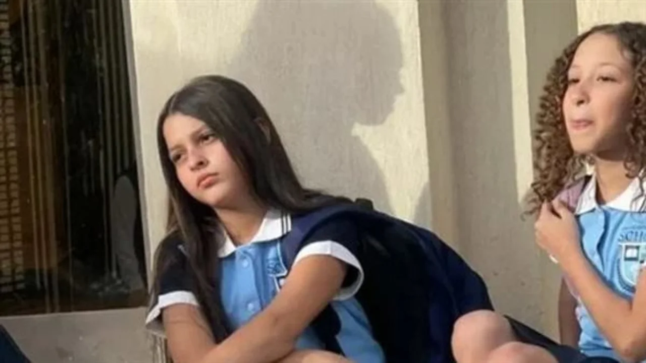 كواليس المشاهير.. فريدة دنيا المصري تروي أسراراً جديدة أمام كاميرا حاتم متولي